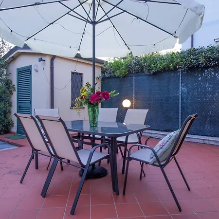 Sul Mare-5-minute Walk-free Parking Marina di Pietrasanta